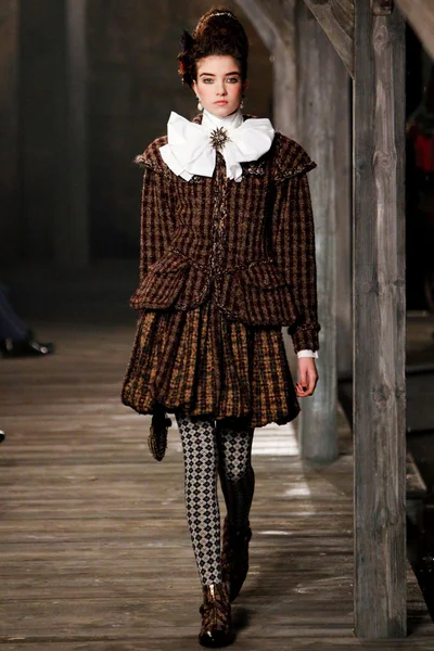 Look 38